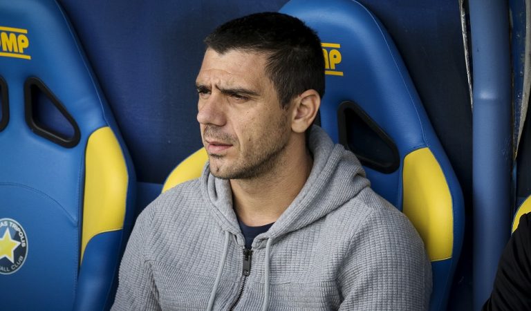 Επίθεση της ΑΕΚ στον Κατσουράνη για το πέναλτι του Άρη