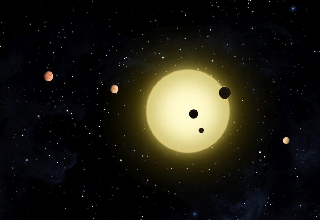 Εξωπραγματικό βίντεο δείχνει εξωπλανήτες να γυροφέρνουν το άστρο τους