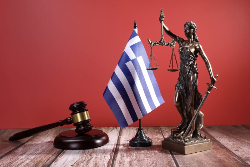 Ζήστε το μύθο σας στην Ελλάδα και σε μια Δικαιοσύνη που σέρνεται