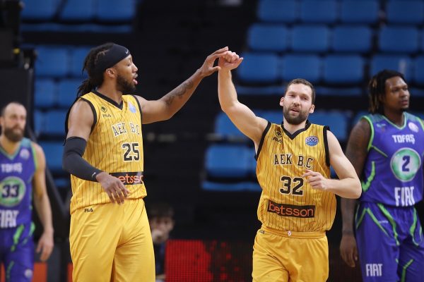 ΑΕΚ – Τόφας 73-70: Ο Στρέλνιεκς «καθάρισε» για την Ένωση