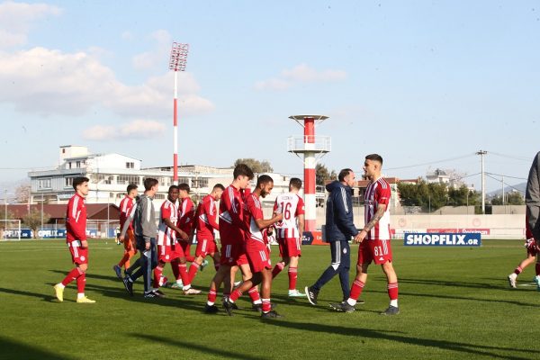 Αποχώρησε ο Ολυμπιακός Β΄ μετά από απαίτηση των οπαδών του