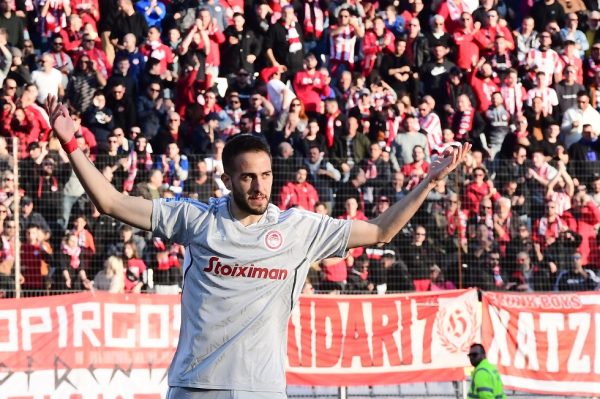 Η… απόβαση στον Βόλο και το «πάρτι» στον αγωνιστικό χώρο (vid)