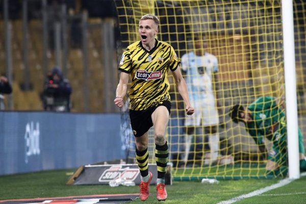 Σέντρα του Ρότα, ωραίο τελείωμα του Ραντόνια και 2-0 η ΑΕΚ (vid)