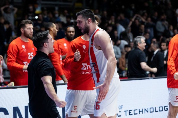 Μπαφές: «Αυτή η παρέα σου δείχνει το δρόμο»