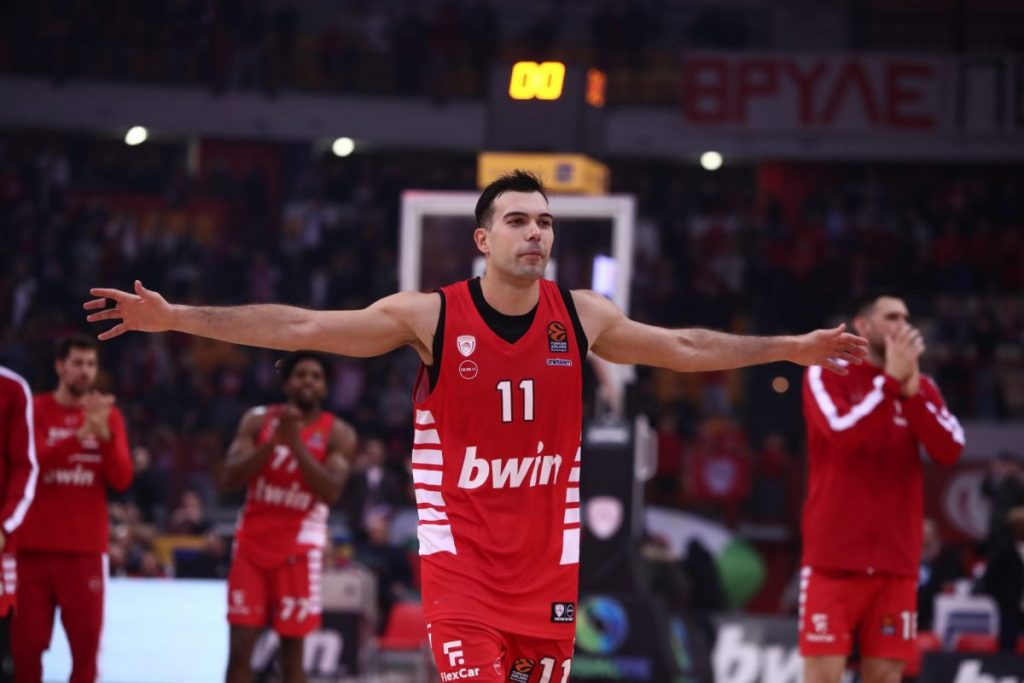 Ολυμπιακός – Ρεάλ: Όταν «πνίγεις» και κάνεις… πλάκα στην Ρεάλ!