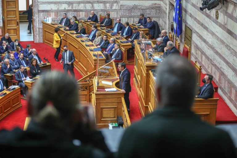 ΣΥΡΙΖΑ: Σύγκρουση διαρκείας από τη Βουλή έως τον… δρόμο