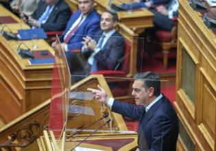 Από τη «λευκή απεργία» στην παγίδα με το «παρών»