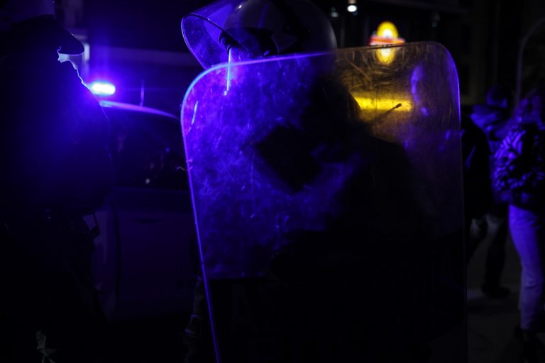 Κόλαφος η νέα έκθεση της Human Rights Watch: Γυναικοκτονίες, εγκλήματα μίσους και καταστολή