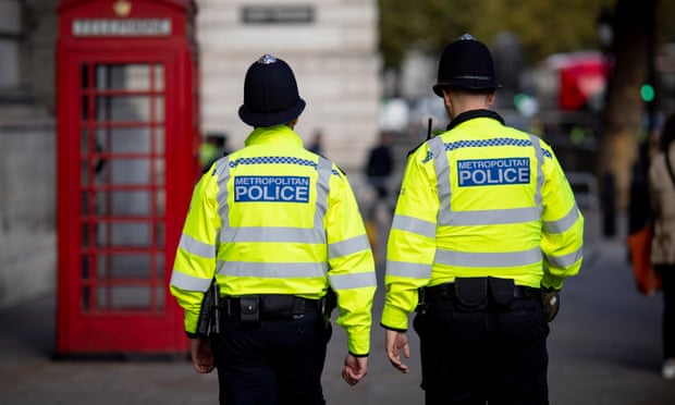Βρετανία: Ερευνα της αστυνομίας για δέμα με ουράνιο που κατασχέθηκε στο αεροδρόμιο Χίθροου