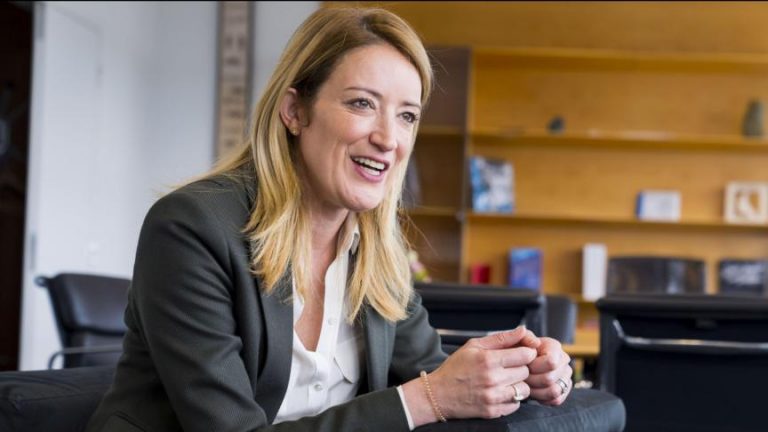 Qatargate: «Να ανακτήσουμε την εμπιστοσύνη που χτιζόταν πάνω από 20 χρόνια και καταστράφηκε μέσα σε λίγες μέρες», λέει η Μέτσολα