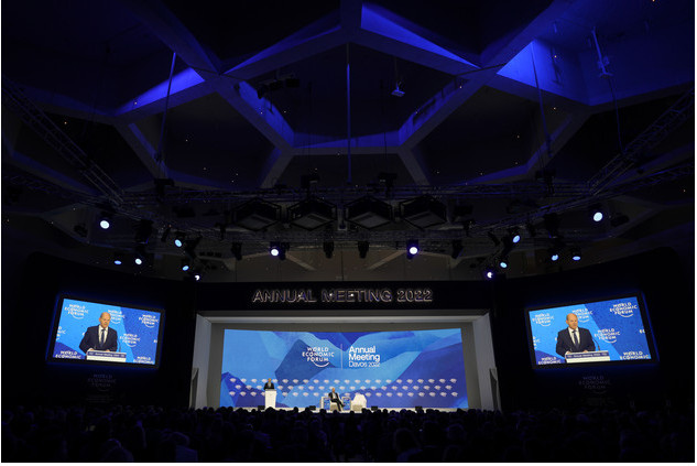 Νταβός: Η Δύση προσπαθεί να συνηθίσει έναν κόσμο χωρίς την Ρωσία