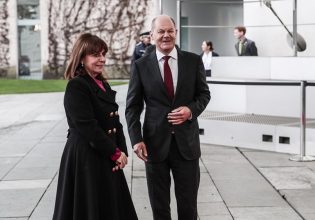 Κατερίνα Σακελλαροπούλου: «Αναγκαία η διεξαγωγή διαλόγου για τις γερμανικές αποζημιώσεις», είπε στον Όλαφ Σολτς