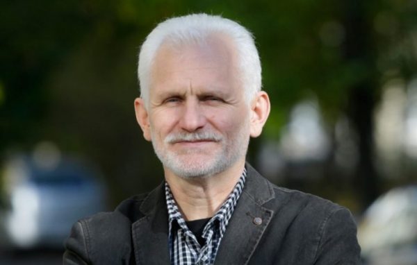 Λευκορωσία: Άρχισε η δίκη του Άλες Μπιαλιάτσκι – Η πρώτη μακράς σειράς δικών αντιφρονούντων στο καθεστώς του Μινσκ