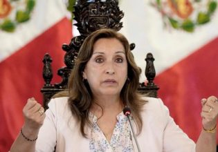 Περού: Η πρόεδρος Μπολουάρτε ζητά «ανακωχή» από τους διαδηλωτές – «Θα αποσυρθώ όταν διεξαχθούν εκλογές»
