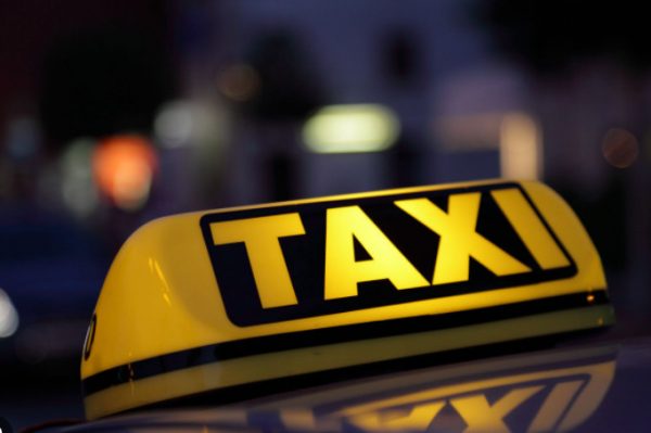 Ηράκλειο: Σκηνοθέτησε κλοπή από ταξιτζή επειδή άργησε στη δουλειά της