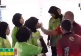 Ντροπή και αίσχος: Προπονητής χαστούκισε live τις αθλήτριές του