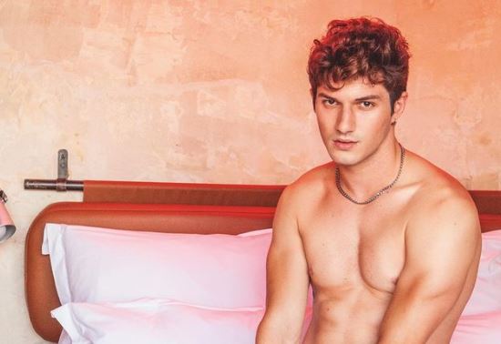 Ντάνιελ Νούρκα: Είχε ανοίξει το εσώρουχό μου και ένιωσα να γλιστράει πάνω στη σκηνή