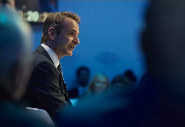 Μητσοτάκης: Μπαράζ τετ-α-τετ με υποψήφιους επενδυτές στον Νταβός