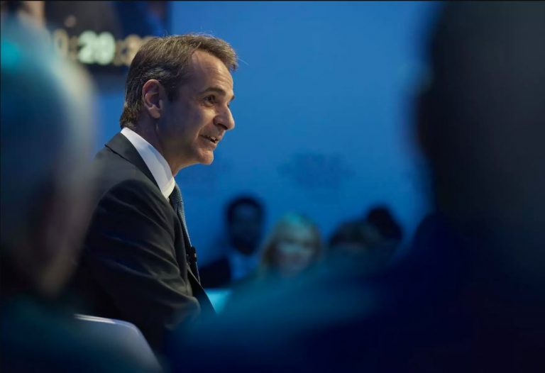 Μητσοτάκης: Μπαράζ τετ-α-τετ με υποψήφιους επενδυτές στον Νταβός