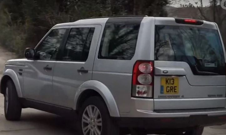 Τέως βασιλιάς Κωνσταντίνος: Τι σημαίνουν ο αριθμός και τα γράμματα στην πινακίδα του αυτοκινήτου του