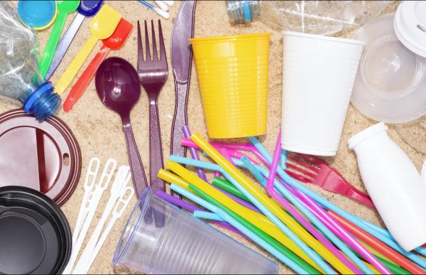 Πλαστικά μίας χρήσης: Το Ισραήλ καταργεί τον φόρο για χάρη των υπερορθοδόξων