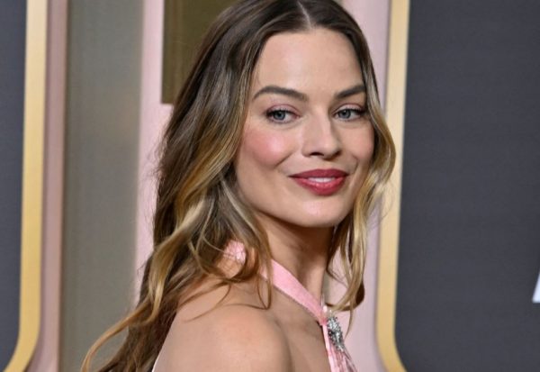 Margot Robbie: Η αψεγάδιαστη εμφάνισή της στο κόκκινο χαλί