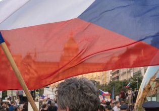 Τσεχία: Η «αυλαία» ενός… μετανοημένου φιλορώσου προέδρου