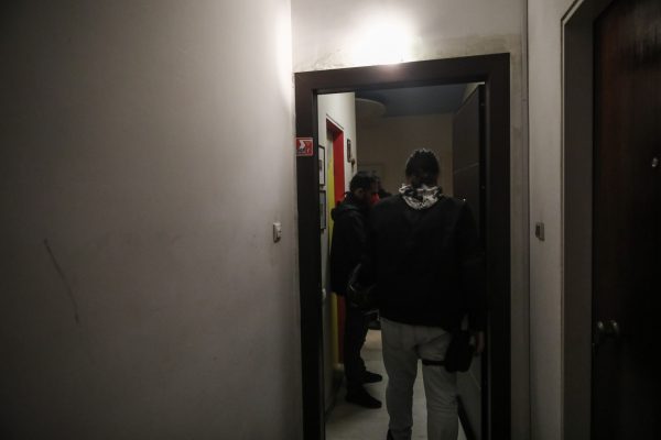 Πατήσια: Απόπειρα έξωσης οικογένειας για χρέος 880 ευρώ