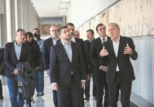 ΠΑΣΟΚ: Σε πρώτο πλάνο ο Νίκος Ανδρουλάκης