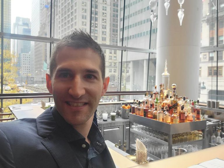 Δείπνησε σε μια μέρα σε 18 εστιατόρια με αστέρια Michelin