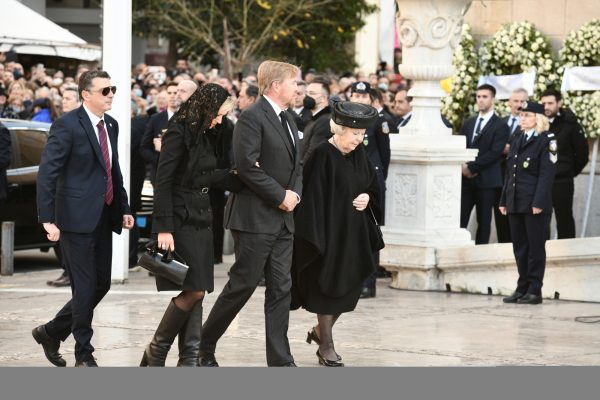 To dress code της κηδείας του τέως Βασιλιά Κωνσταντίνου