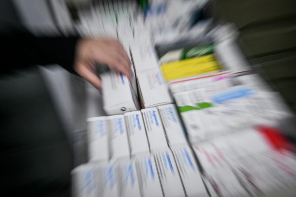 ΕΟΔΥ: Θερίζει η γρίπη σε όλες τις ηλικίες- Αύξηση θανάτων και εισαγωγών στα νοσοκομεία λόγω κοροναϊού