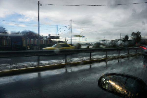 Κακοκαιρία στην Αττική: Κεραυνοί, καταιγίδες και ισχυροί άνεμοι – Νέα επιδείνωση τις επόμενες ώρες