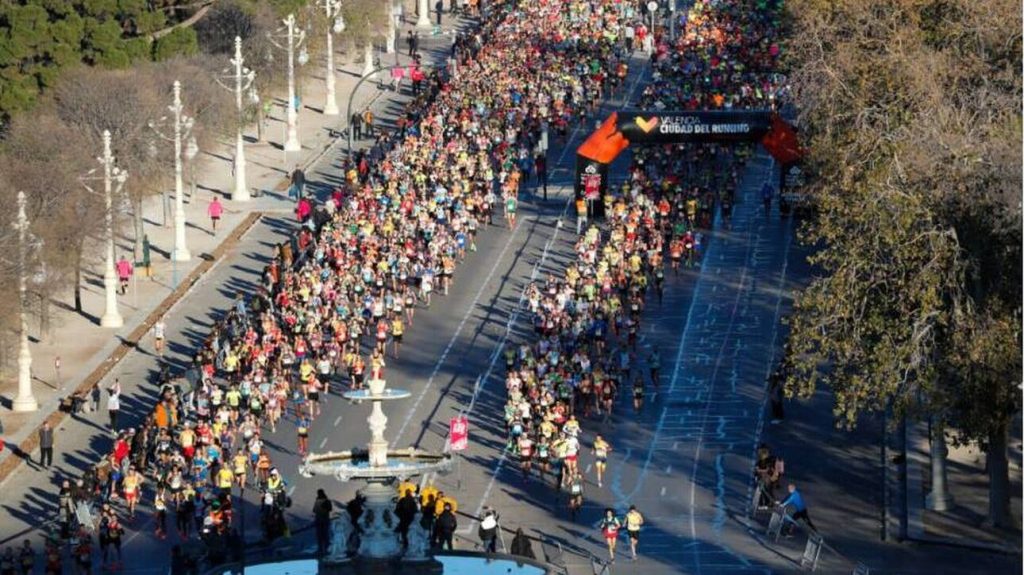 Χάος σε αγώνα δρόμου στη Βαλένθια: «Ευτυχώς γλιτώσαμε την τραγωδία» έλεγαν δρομείς που καταπατήθηκαν