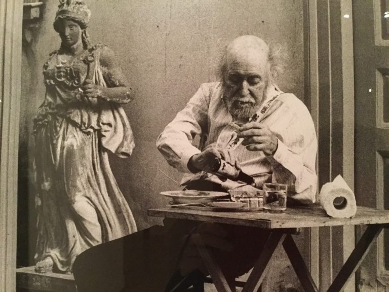 Ο Τσαρούχης στη Χαριλάου Τρικούπη