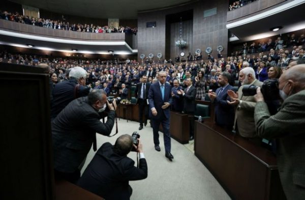 Ερντογάν: Συνεχίζει το προεκλογικό παζάρι και ανοίγει νέα μέτωπα – Γιατί συγκαλεί εκτάκτως το Συμβούλιο Ασφαλείας
