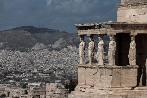 Forbes προς Αμερικανούς: Στην Ελλάδα μπορείτε να ζήσετε χωρίς να δουλεύετε