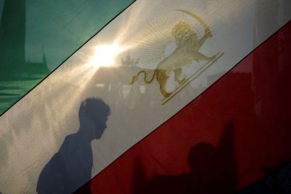 Ιράν: Απειλεί με αντίποινα μετά τις κυρώσεις της ΕΕ και της Βρετανίας