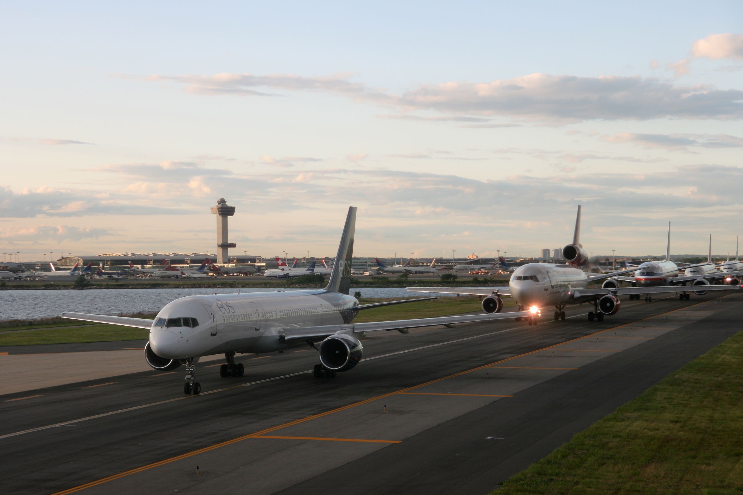 Χάος στα αεροδρόμια των ΗΠΑ: Φόβοι να «παγώσουν» οι πτήσεις λόγω τεχνικού προβλήματος