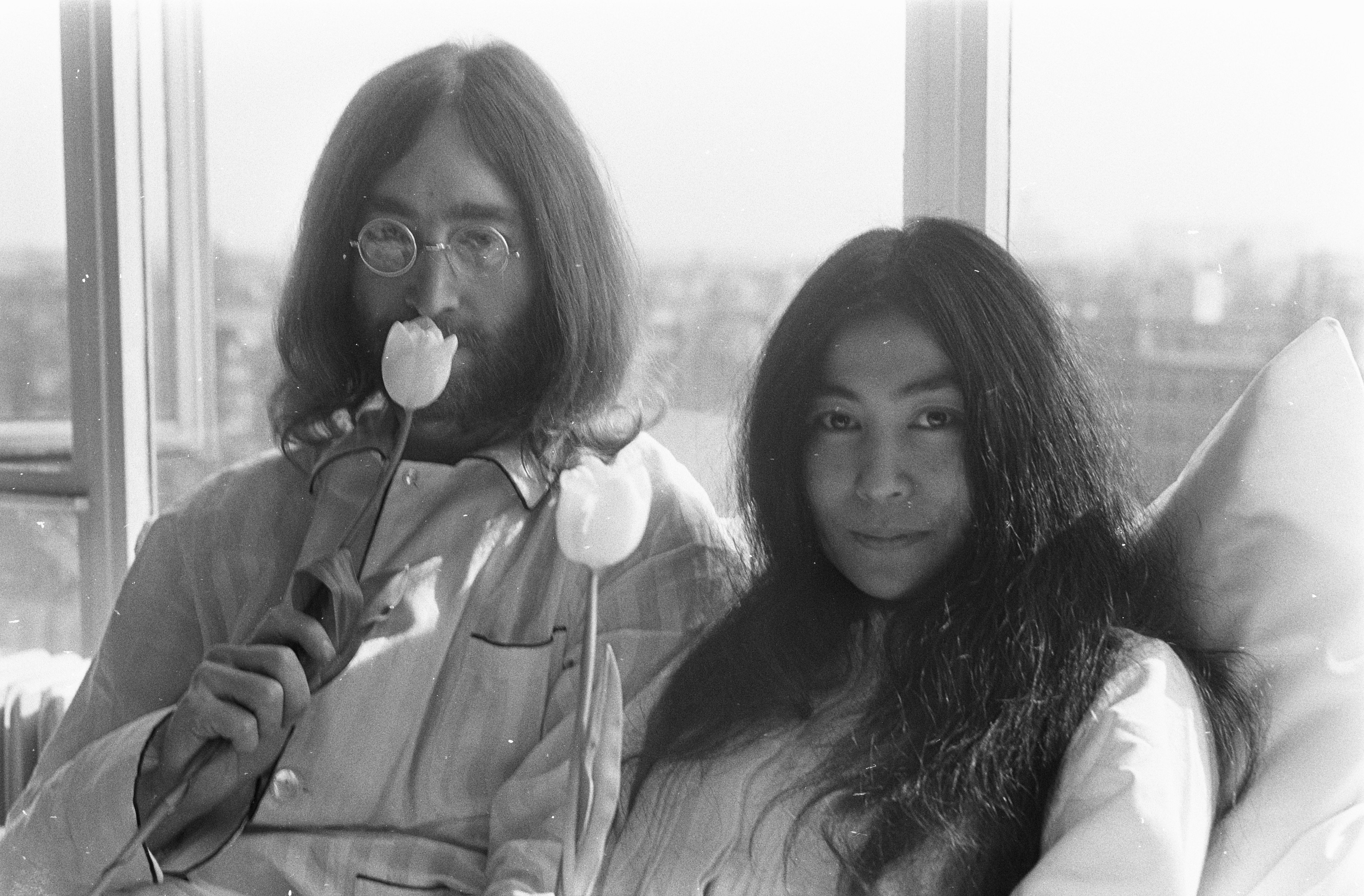 «Ο Τζον χρησιμοποίησε τη Γιόκο για να τον βοηθήσει να διαλύσει τους Beatles» - Μια μαρτυρία