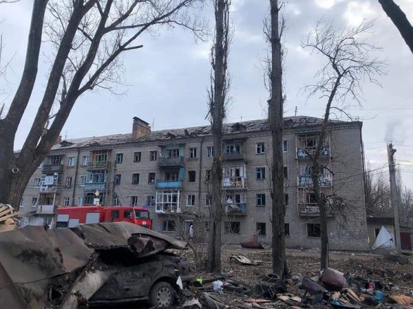 Ουκρανία: Χτυπήθηκαν τέσσερις πολυκατοικίες και ξενοδοχείο στην Κοστιαντίνιφκα – Νεκροί και τραυματίες