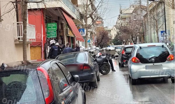 Λάρισα: Άγρια συμπλοκή μαθητών έξω από σχολείο – Χειροπέδες σε δύο 15χρονους