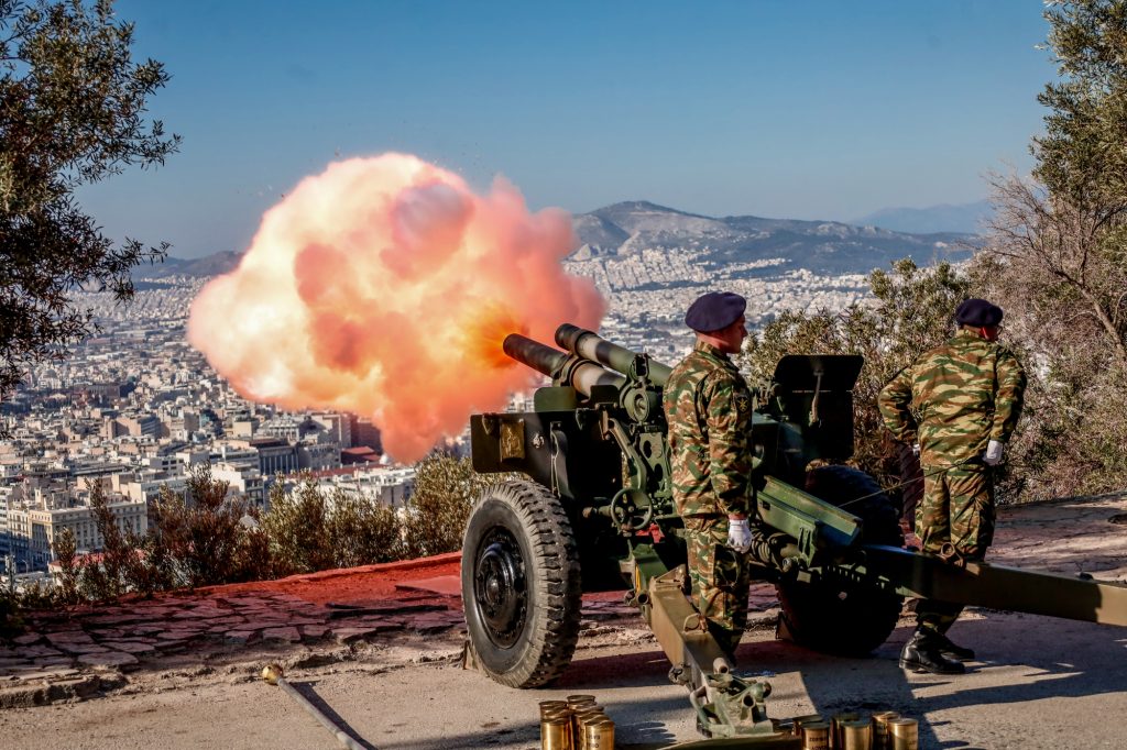 Η Αθήνα βάρεσε κανόνι και επικράτησε πανικός