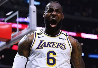 «Τρέλα» με φανέλα του Λεμπρόν: Πωλήθηκε για 3,7 εκ. δολάρια