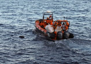 Μεσόγειος: 230 μετανάστες έσωσαν οι Γιατροί Χωρίς Σύνορα – Το πλοίο τους ελλιμενίζεται στη βόρεια Ιταλία