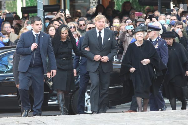 To dress code της κηδείας του τέως Βασιλιά Κωνσταντίνου