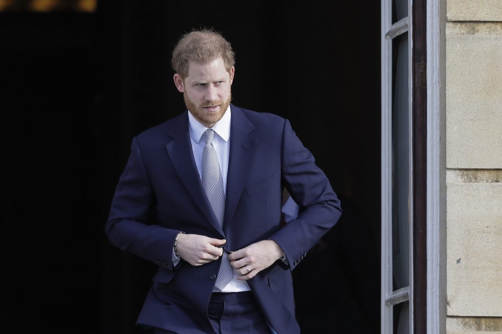 Βρετανία: Γιατί ο βασιλιάς Κάρολος φοβάται τον πρίγκιπα Χάρι