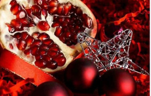 Γιατί σπάζουν ρόδι την Πρωτοχρονιά