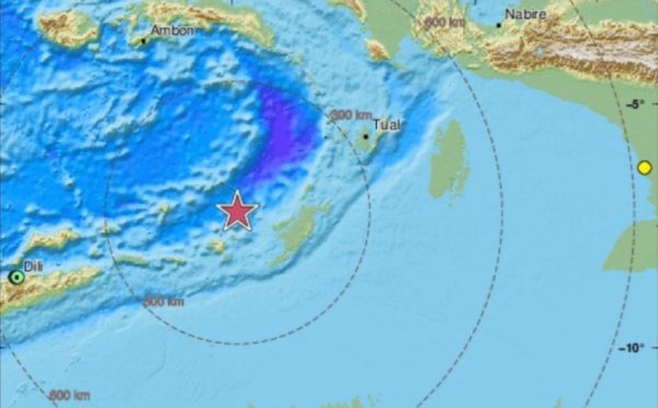 Σεισμός: 7,7 Ρίχτερ έπληξαν την Ινδονησία – Προειδοποίηση για τσουνάμι