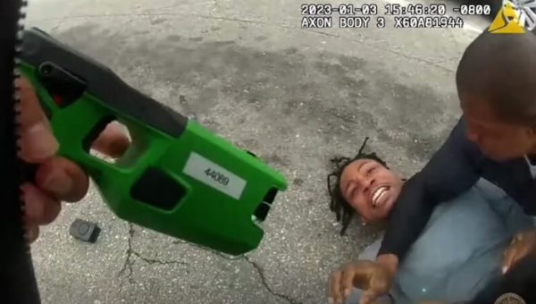 ΗΠΑ: Αστυνομικοί δολοφόνησαν με taser ξάδερφο μιας από τις πρωτεργάτριες του κινήματος Black Lives Matter